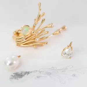 Ohrschmuck aus 18kt Gelbgold und 5 Diamanten – Bild 2