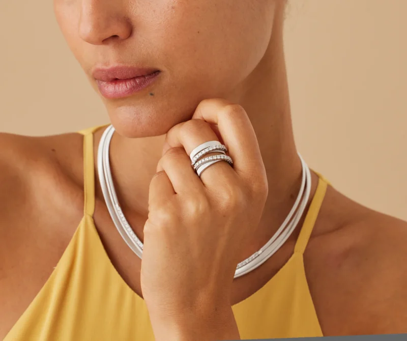 Ring in 18kt Weißgold mit Diamanten – Bild 3