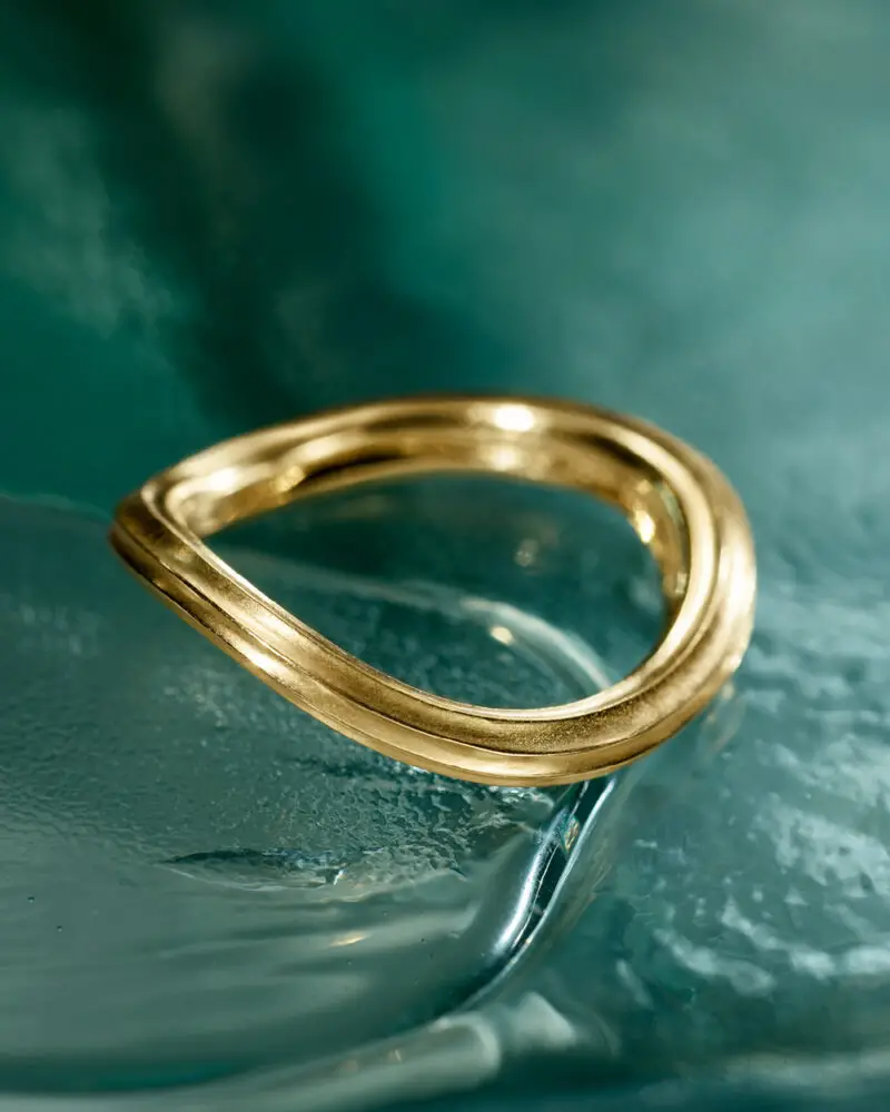 Kreolen large aus der Kollektion Under the Sea in 18kt Gelbgold – Bild 3